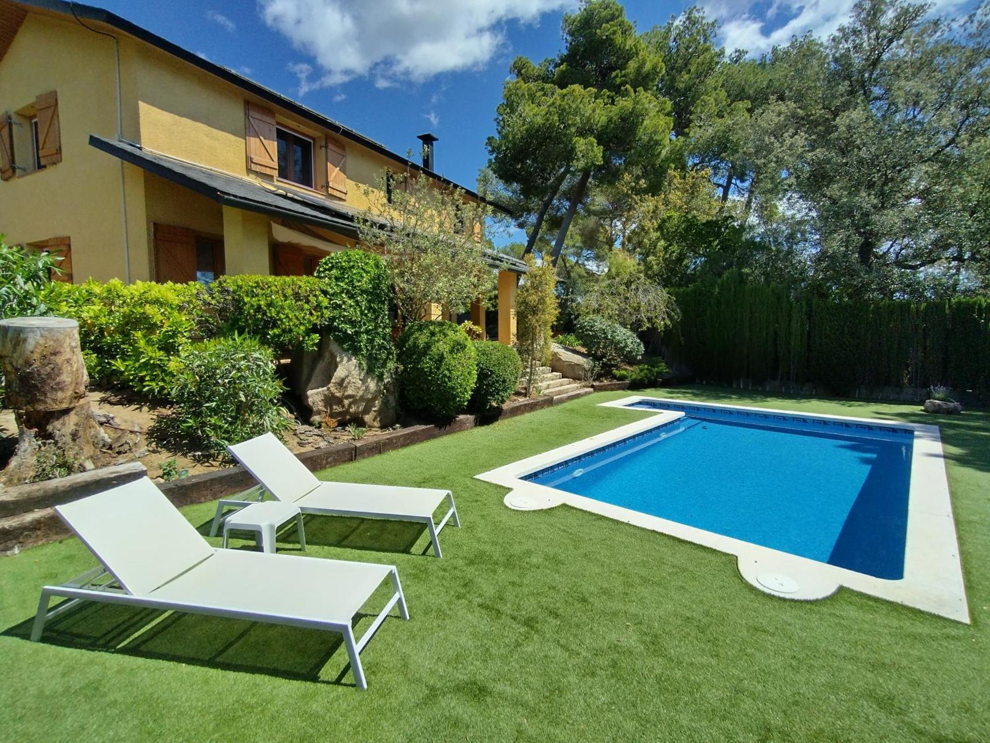Casa Feliz Villa Sant Cebrià de Vallalta Exterior foto
