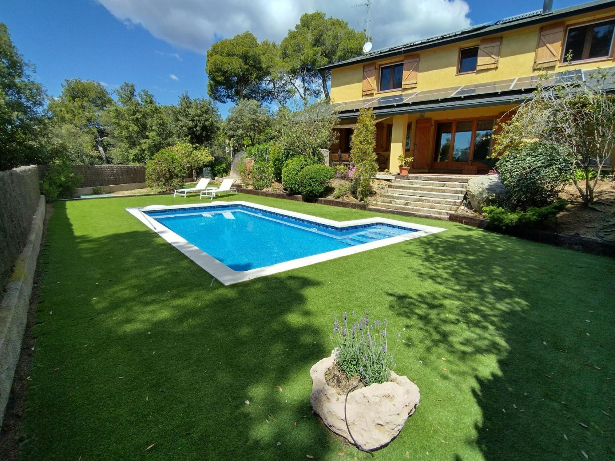 Casa Feliz Villa Sant Cebrià de Vallalta Exterior foto